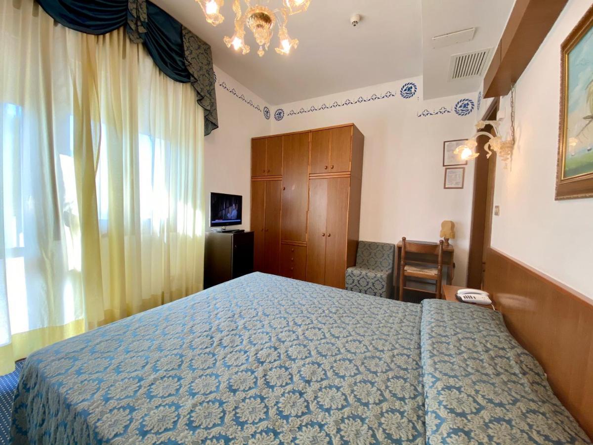 Hotel Florida Лидо-ди-Езоло Экстерьер фото