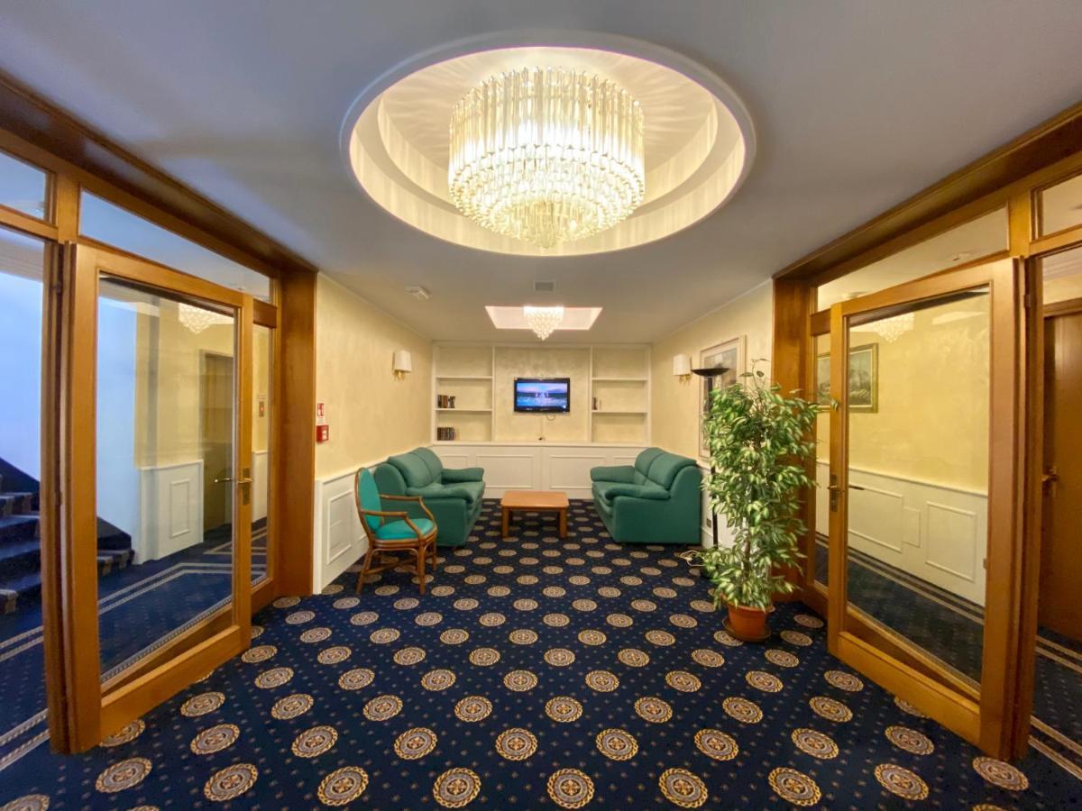 Hotel Florida Лидо-ди-Езоло Экстерьер фото