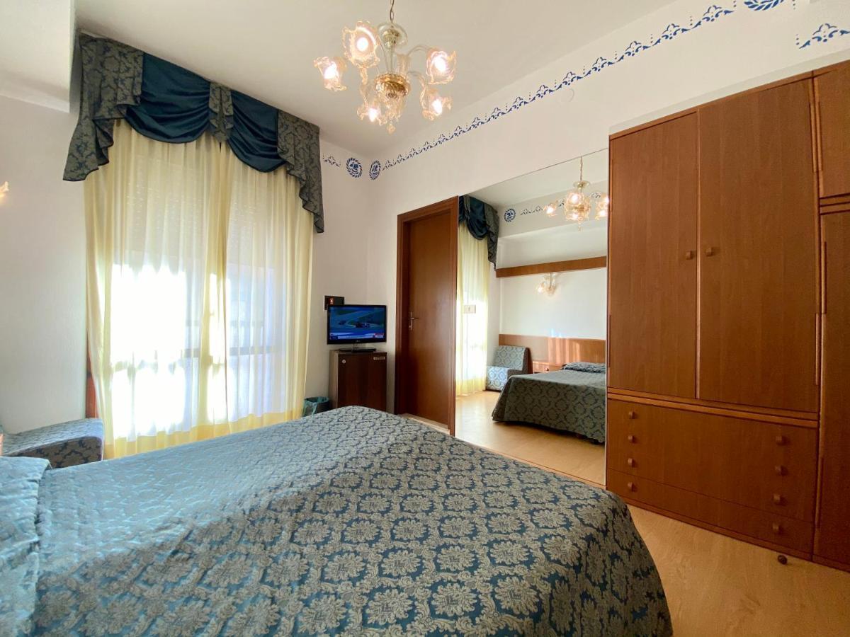 Hotel Florida Лидо-ди-Езоло Экстерьер фото