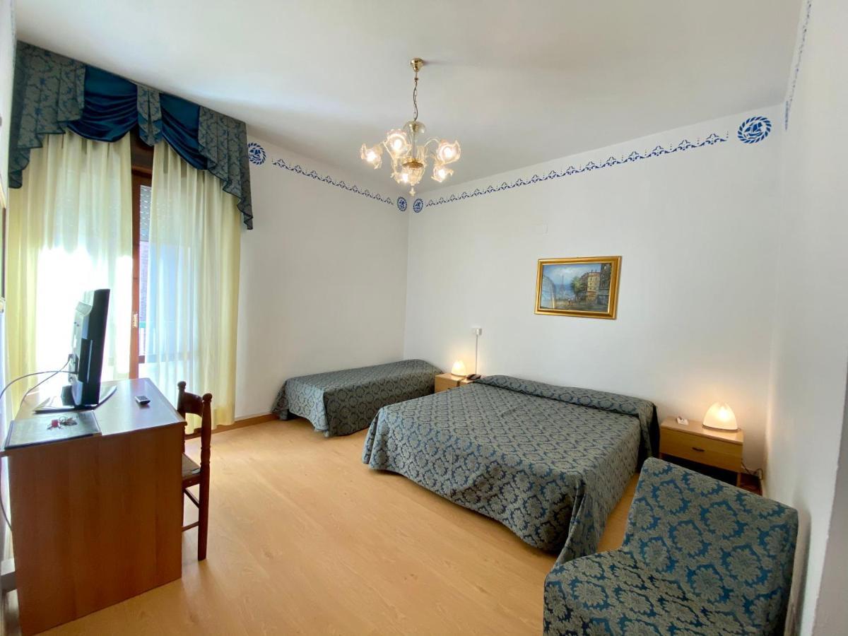 Hotel Florida Лидо-ди-Езоло Экстерьер фото