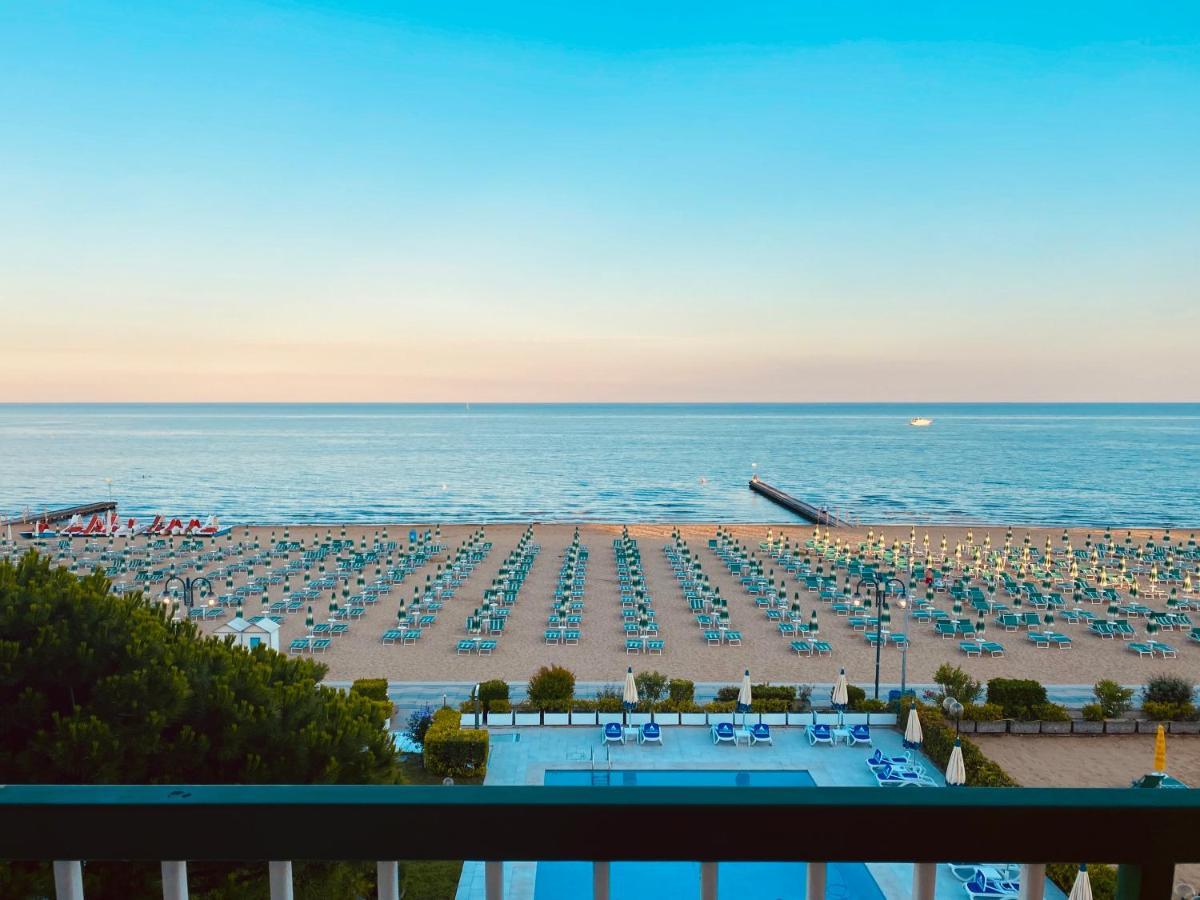 Hotel Florida Лидо-ди-Езоло Экстерьер фото