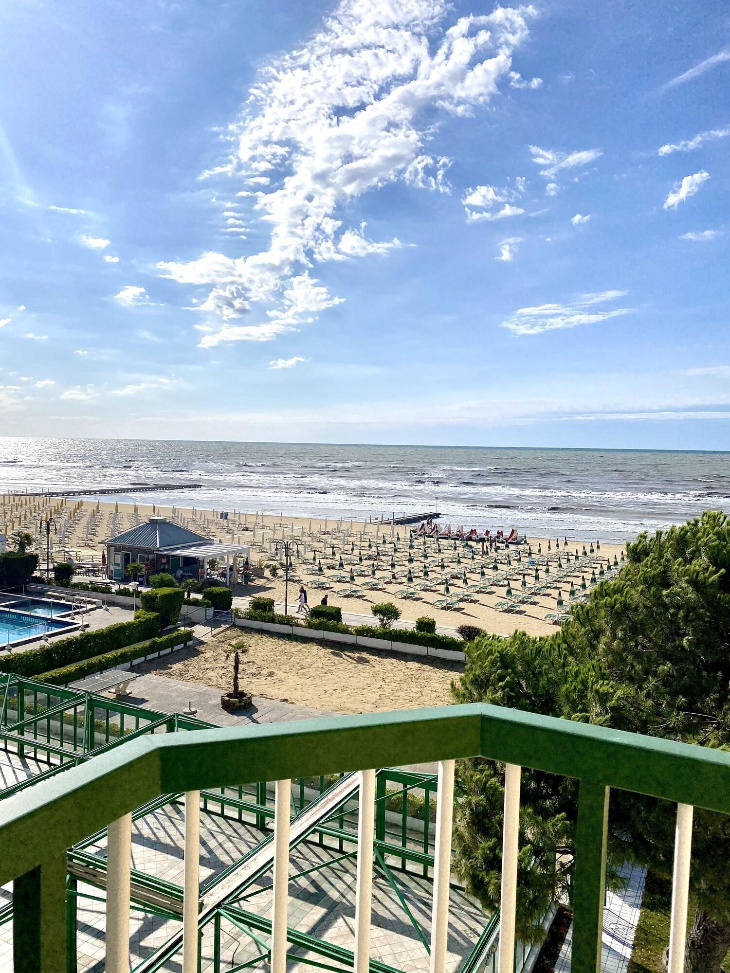 Hotel Florida Лидо-ди-Езоло Экстерьер фото