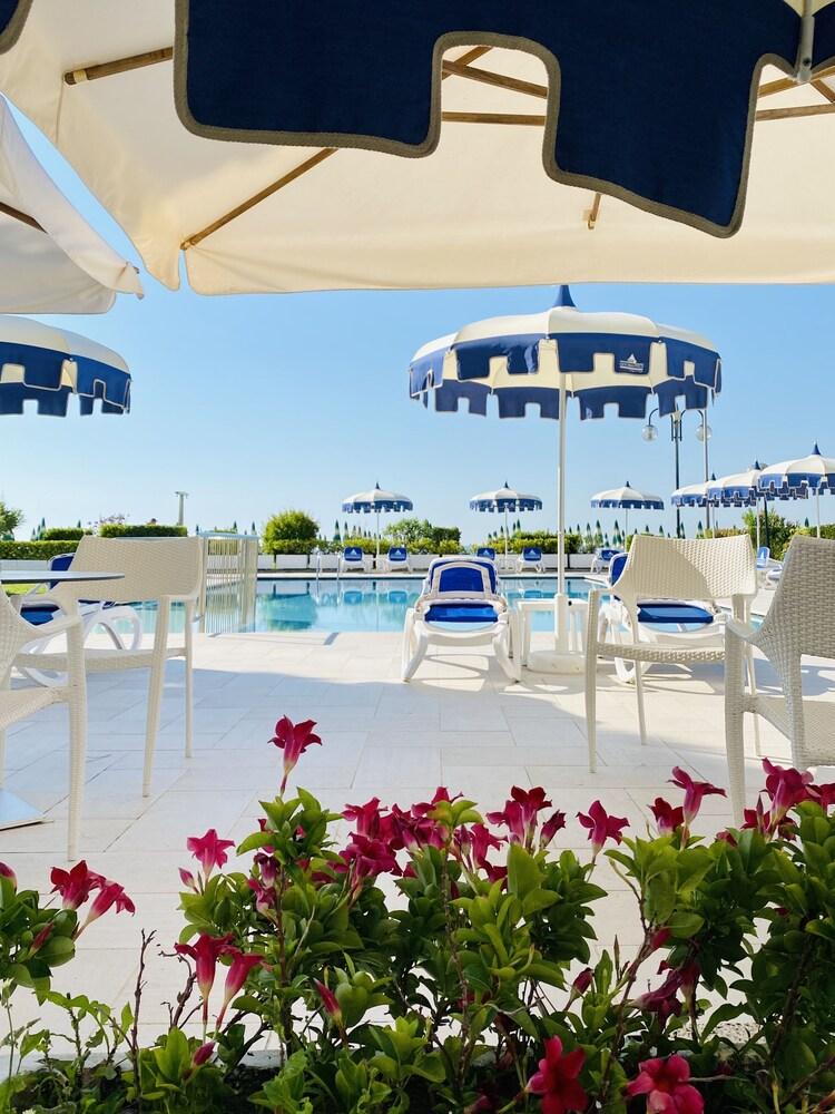 Hotel Florida Лидо-ди-Езоло Экстерьер фото